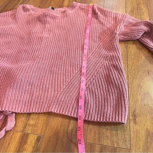 Lucky Brand Cropped sweater with cross cross detailing on back - Picture 5 of 5